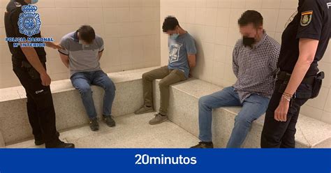 Detenidos tres jóvenes por robar con violencia a otro joven en el