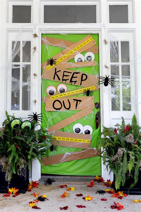 70 Ideas For Spooky Halloween Porch Decorations Hgtv