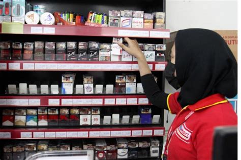 Harga Rokok Di Indomaret Beda Dengan Toko Kelontong Ini Alasannya Hot