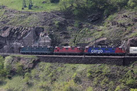 Güterzug mit SBB Lokomotive Re 6 6 11662 Reuchenette Pér Flickr