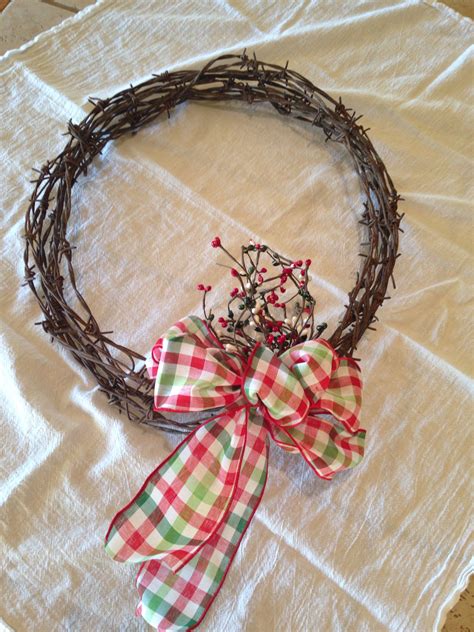 Barbed Wire Wreath Barb Wire Crafts Western Crafts Wire Crafts