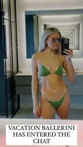 Insta Vid Rg Kelsea Ballerini Selfie In A Green Bikini