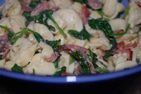 Pasta With Prosciutto And Spinach