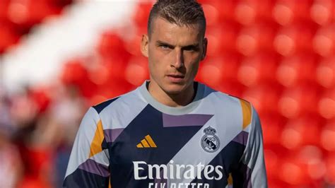 Andriy Lunin eyes January escape from Real Madrid amid growing ...