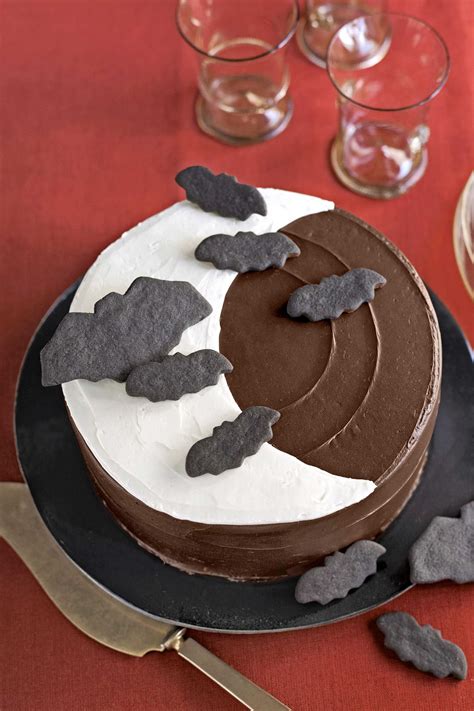 25 Best Easy Halloween Cakes | Country Living