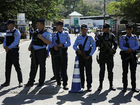 Honduras refuerza fronteras con policías militares para combatir