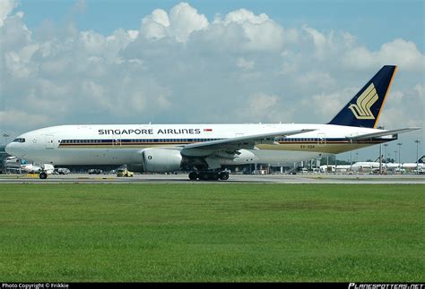 V Sqa Singapore Airlines Boeing Er Photo By Frikkie Id