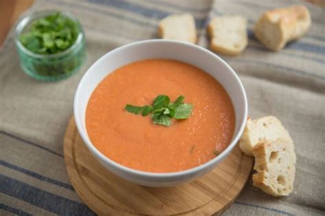 Veganer Liebling Tomaten Fenchelsuppe · Yogastern