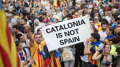 Independencia Cataluña Los Independentistas Celebran En La Calle La Ruptura Con España