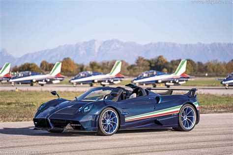 Pagani Zonda Tricolore Wallpaper