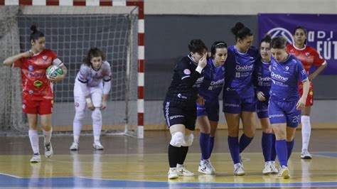 El Ourense femenino visita a un líder Burela que despide a la leyenda Jozi