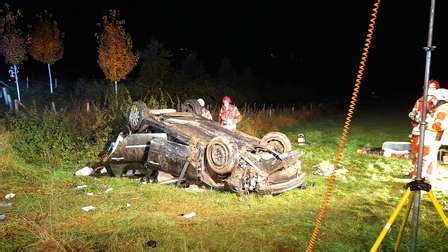 A44 Heiligenhaus Auto überschlägt sich bei schwerem Unfall