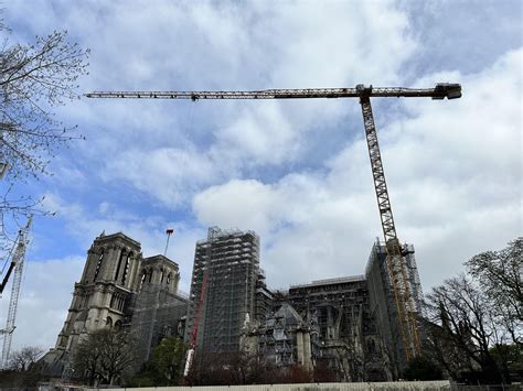 Notre Dame de Paris reconstruction after catastrophic fire : r/cranes