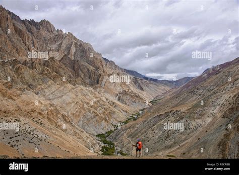 Trekking In The Zanskar Valley Ladakh India Stock Photo Alamy