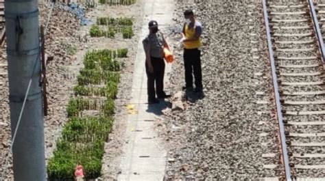 Korban Yang Tertemper Ka Di Stasiun Kranji Bukan Anak Sekolah Pt Kai