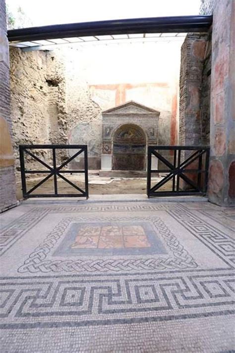 VII.2.45 Pompeii. May 2017. Looking across tablinum from atrium after ...