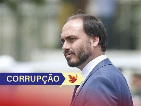 Rachadinhas Carlos Bolsonaro é Citado Como Chefe De Organização