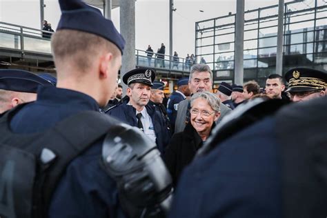 Yolande Jarossay on Twitter RT Elisabeth Borne En ce 31 décembre j