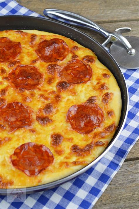 Pizza Cu Chorizo Si Mozzarella Caietul Cu Retete