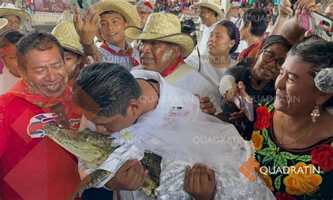 Se Casa Alcalde De San Pedro Huamelula Con Lagarta Viva