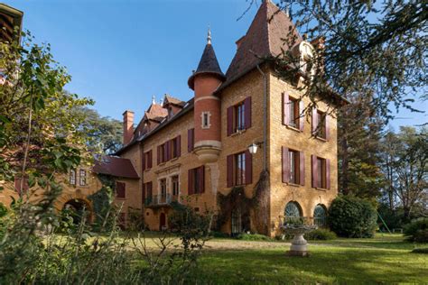 Un Ch Teau Digne D Un D Cor De Film Mis En Vente Minutes De Lyon