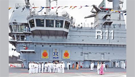 India Unveils First Homemade Aircraft Carrier