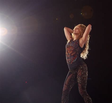 Shakira sorprende en concierto por no usar ropa interior Fotogalería