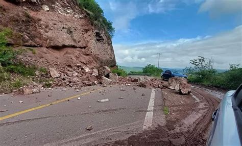 Lluvias Provocan Derrumbe En La Carretera Tlapa Marquelia