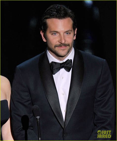 Bradley Cooper - Oscars 2012 Presenter: Photo 2633678 | 2012 Oscars ...