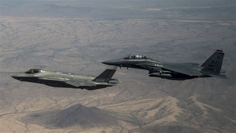 F 15 Silent Eagle Vs F 35