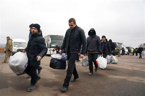 Ukraine Pro Russian Separatists Swap Prisoners In Step To End 5 Year