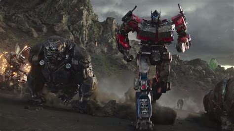 Doble Ración De Optimus En El Nuevo Póster De Transformers El