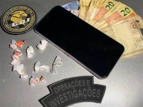 Após denúncia polícia flagra dupla traficando drogas Dourados News