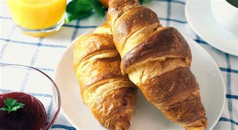 How to Bake Frozen Croissants (Simple Step-By-Step Guide) – The Dough ...