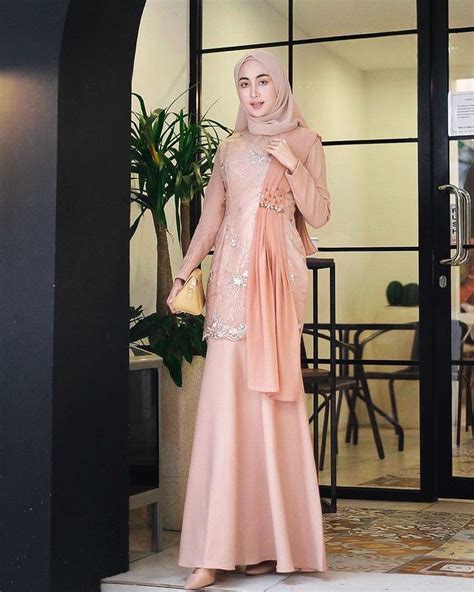 5 Inspirasi Kebaya Dress Hijab Mewah Buat Kondangan Bulan Syawal