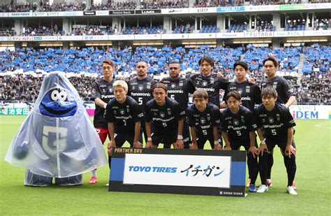 【g大阪】ダービー勝利引き寄せた「弦太のために」 長期離脱した三浦弦太への思いで団結 J1写真ニュース 日刊スポーツ