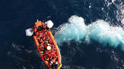 Un Naufragio En El Mediterráneo Deja Al Menos 14 Muertos Y 42 Desaparecidos