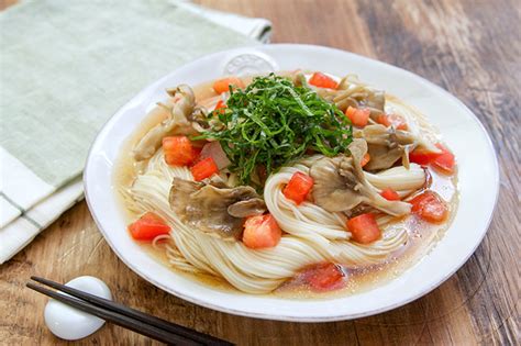 雪国まいたけ極とトマトのぶっかけ素麺｜きのこのレシピ盛りだくさん！｜きのこ料理検索サイト 雪国レシピ