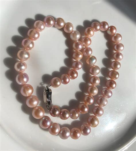 Lot Vintage Pink Pearl Necklace