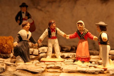 Doù viennent les santons de Provence Fêter Noël