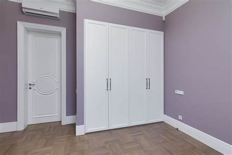 Нужны ли плинтуса за шкафом в интерьере (53 фото) - красивые картинки и ...