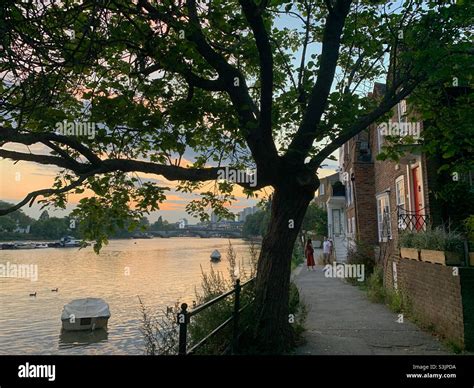 Chiswick riverside on the Thames Stock Photo - Alamy