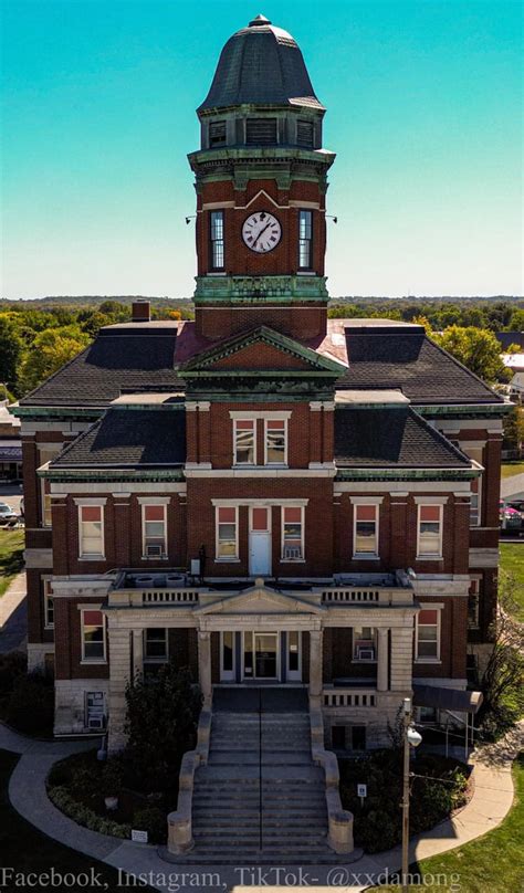 Lawrenceville Illinois Court House. Learned when I took this that when ...