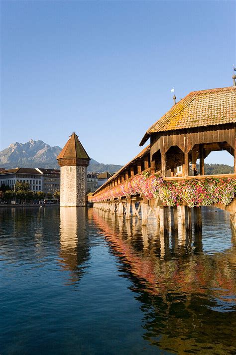 Reuss Fluss mit Kapellbrücke Bild kaufen 70069038 Image