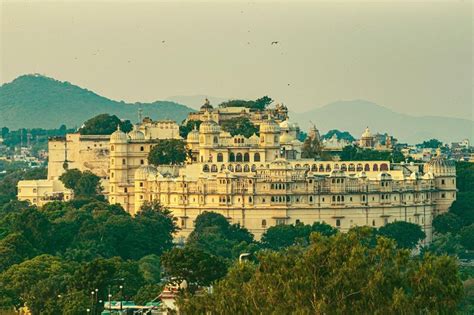 Udaipur Private Full Day Sightseeing Tour