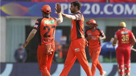 ipl  srh  rr bhuvneshwar kumar elects  bowl