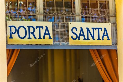 Frase Italiana Que Significa Puerta Santa Una Puerta En Un Santuario