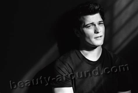 Cagatay Ulusoy Biography Filmography Private Life Photos