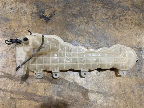 Freightliner Cascadia Coolant Reservoir For Sale Hialeah Fl