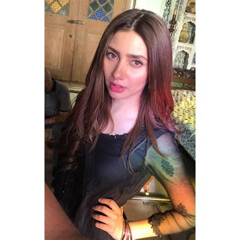 Mahira Khan Fanpage On Instagram Hotness Alert Mahirakhan